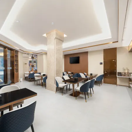 Yeste International Hotel (Beiliu Yongfeng Square Chengnan Bus Station)