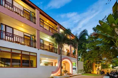 Rainforest Riverview Inn (Xishuangbanna Xingguang Night Market)