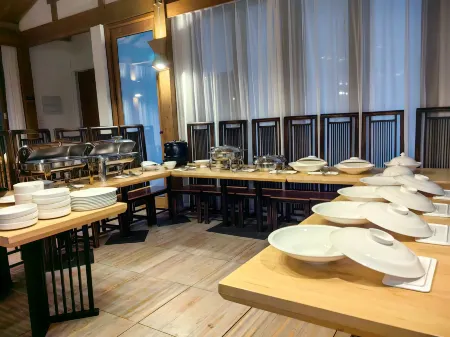 Qiandao Lake Collection Yangyunjian Holiday Villages Отели рядом с достопримечательностью «Qiandao Lake Longchuan Bay»