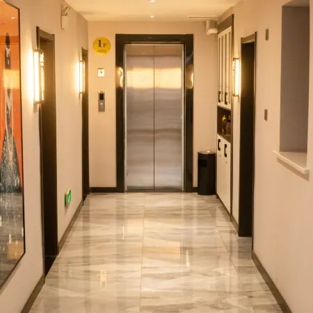 Shuiyunjian Business Hotel (South Wind Square Yuncheng Railway Station)