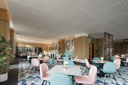 Suisse Place Jiading New City Shanghai Отели рядом с достопримечательностью «Shanghai Open University Jiading Branch»