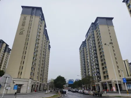 Meichao Apartment (Zhuhai North Railway Station) Отели рядом с достопримечательностью «Zhuhai Branch of Beijing Normal University Dormitory»