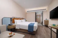 Echarm Hotel (Nanchangxizhan North Square Shengfuyou)