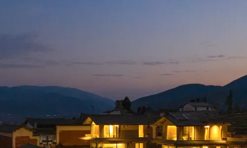 October Wild Luxury Villa Hotel