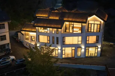 No.168, groupe 2, village de Muyu, ville de Muyu, Chine/Hubei/Shennongjia/ville de Muyu Отели рядом с достопримечательностью «Muyu Town»