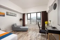 7Hao Zhenpin Hotel (Jinan Luneng Guihe Lingxiucheng Jin Street) - Condos
