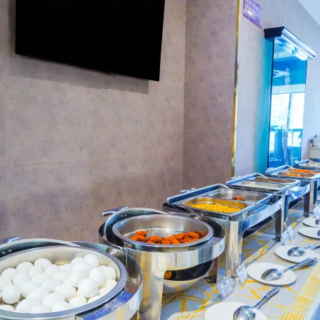 Reflections Hotel Dubai Отели рядом с достопримечательностью «Джадаф»