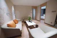 Lido Hotel (Luoyang Longmen High-Speed Railway Station Kaiyuan Avenue)