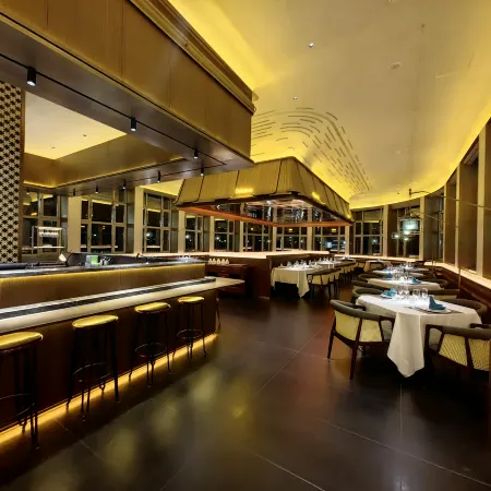 Qiqihar Lakeside Hotel