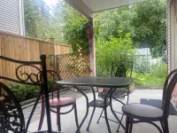 Holiday House in Coquitlam Center Hotels in Port Coquitlam