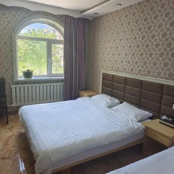 Longyu Hotel