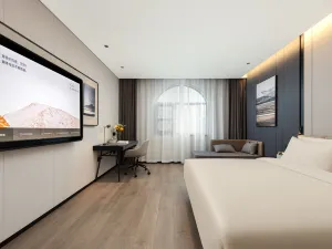 Fuqing Qingchang Avenue Liqiao old Street Atour Hotel