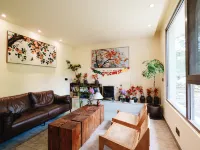 Hailuogou Shanzhiye Private Hot Spring Homestay โรงแรมในหลู่ติ้ง