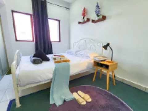 KLIA Lili Residensi 5+2 PAX with Splendid Pool