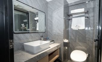 Xunhao Hotel (Chongqing North Station South Square Branch)