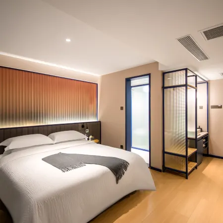 Yanji ShiZi Hotel