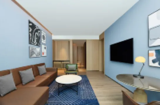 Four Points by Sheraton Huzhou Hotels near Huzhou Railway Station