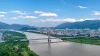 TAIZHOU RIVERVIEW INTERNATIONAL HOTE Hotel dekat East Lake of Linhai