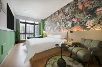 Zhuhai Charlotte Homestay (Fuhuali)
