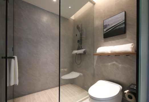 4. 아투어 호텔 징..