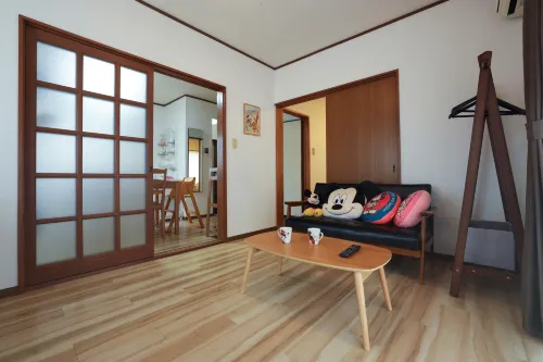 Sepia Court Inn - Homestays