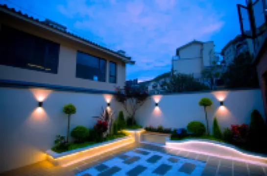 大理不晚小榭民宿 鄰近滇西應用技術大學的酒店