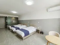 Xinjinlong Holiday Hotel (Linzhou Avenue Bus Station)
