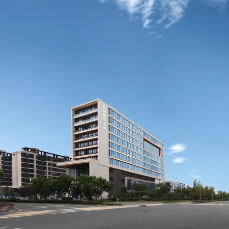 Tiangang Manfei Hotel (Ningbo Cicheng Guanshan River Subway Station Branch)