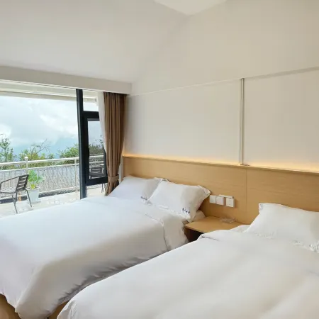 Banshan Huasu Scenic Inn · Yinghuagu