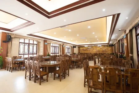 Heyuan Yujing Hotel Отели рядом с достопримечательностью «Spring Woods»