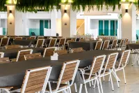 Arcadia Beach Resort - breakfast