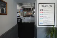 The Sunnyside Tavern, Broadmeadow Hotels in Mayfield West