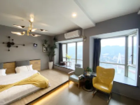 DaYin Hidden in City River View Cinema-style Homestay (Chongqing Jiefangbei Chaotianmen Square)