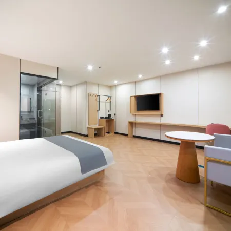 Ninghai jinzhongliuyi business hotel