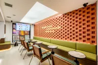 Light Play Cinema Homestay (Harbin Central Street Sofia Cathedral Store)
