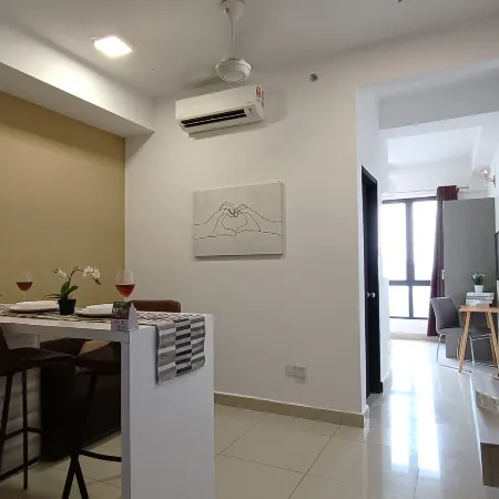 Prestige Kiara River View Отели рядом с достопримечательностью «Военный музей»