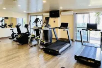 West Plaza Hotel at Lebuu Street