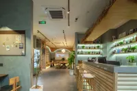Dengba Inn (Shanghai Laoximen Subway Station Branch)