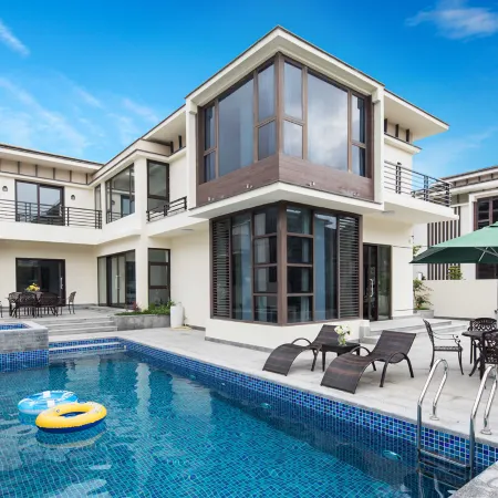 Xile Holiday Villa (Hailing Island Poly Yintan Branch)