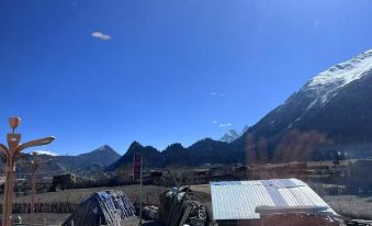 Basuran Wuming Lake Mountain View Hotel