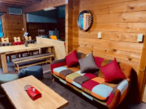 Tomy's Log House - Need Car