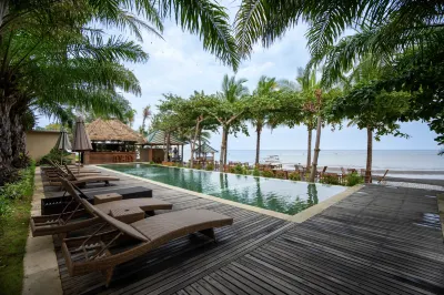 The Grand Villandra Resort Lovina Hotels near Fakultas Hukum dan Ilmu Sosial