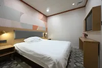 Elong Me Anlai Hotel (Kunshan Railway Station Chaoyang West Road) Hotels in Kunshan