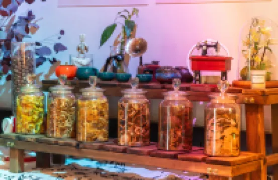 Chongqing Jiefangbei Hongya Cave Houju High-altitude River-view Hotel