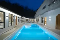 Like your luxurious hot spring homestay in the courtyard - ที่มีสระว่ายน้ำ