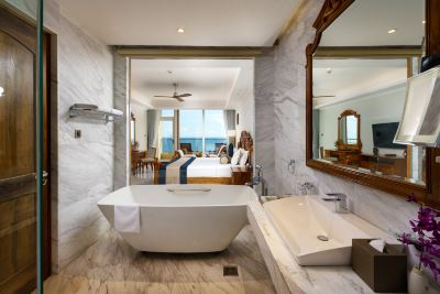 Premier Room Araliya Beach Resort and Spa Photo