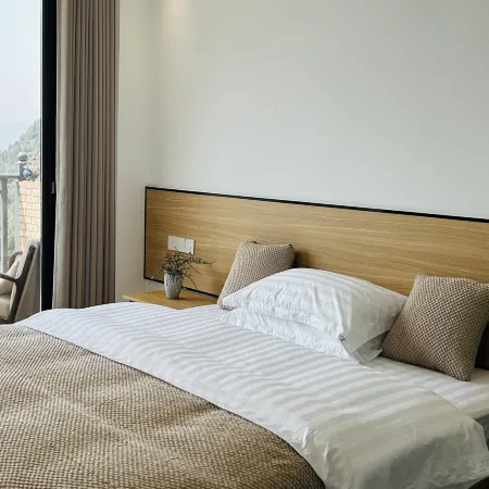Fengjie County Shanshe Homestay