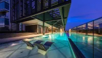 Mossaz by OliverHome - 2Pax - SmartTV - Hextar World - 1Utama - Infinity Pools
