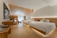 She Homestay (Pingqian Ancient Town Branch, Entrance of Shennongjia  Park Scenic Area)