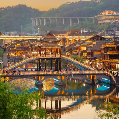 Jingsu Menglan · Beishe Jiangjing Homestay (Phoenix Ancient City Cuicui Water Wedding Shop) Hotels in de buurt van Xiong Xiling Former Residence